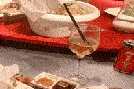 广东一男子去相亲，却看上了女子的闺蜜，网友：谁看到不迷糊！图片