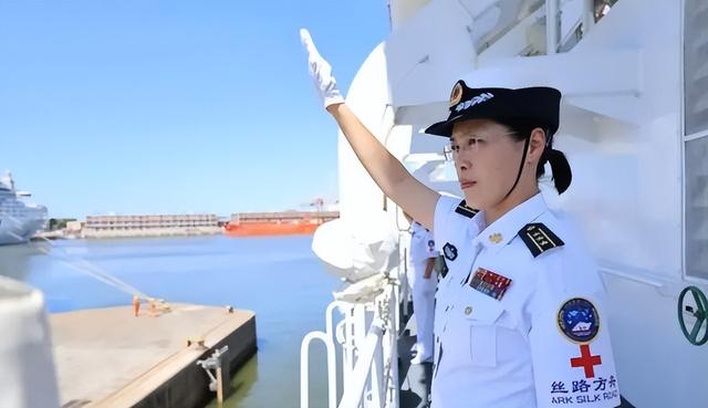 美军又出手了，扣下一艘油轮	，不到24小时，中国海军船只停靠南美