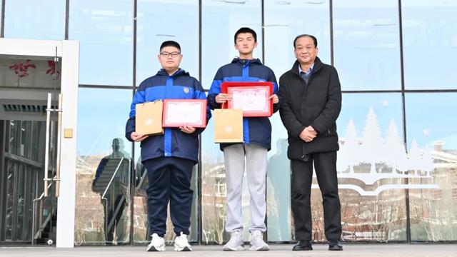 逐梦蓝天 | 恒德水火箭比赛“点燃”少年航天梦