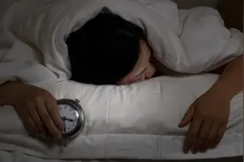 晚报推荐丨睡觉磨牙为哪般？缺钙？有虫？图片