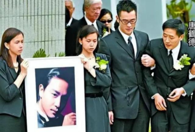 原来我们都被骗了！向太曝张国荣去世内幕，撕开了内娱“遮羞布”