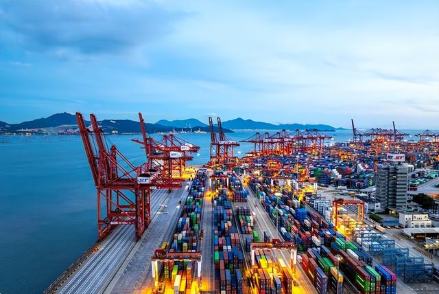 中美会谈结束，特朗普表态，美财长：中国稀土限制，将推迟一年