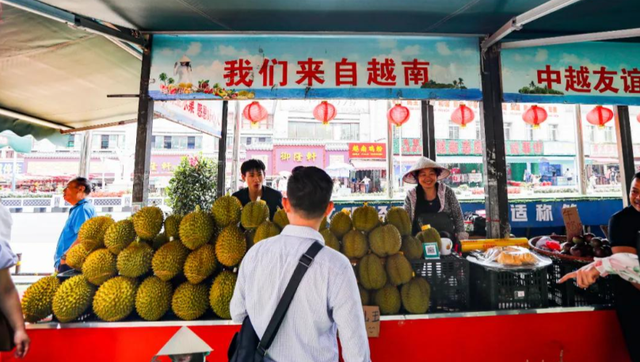 失去中国市场后，大量水果烂地里卖不出去，现在开始后悔得罪中国