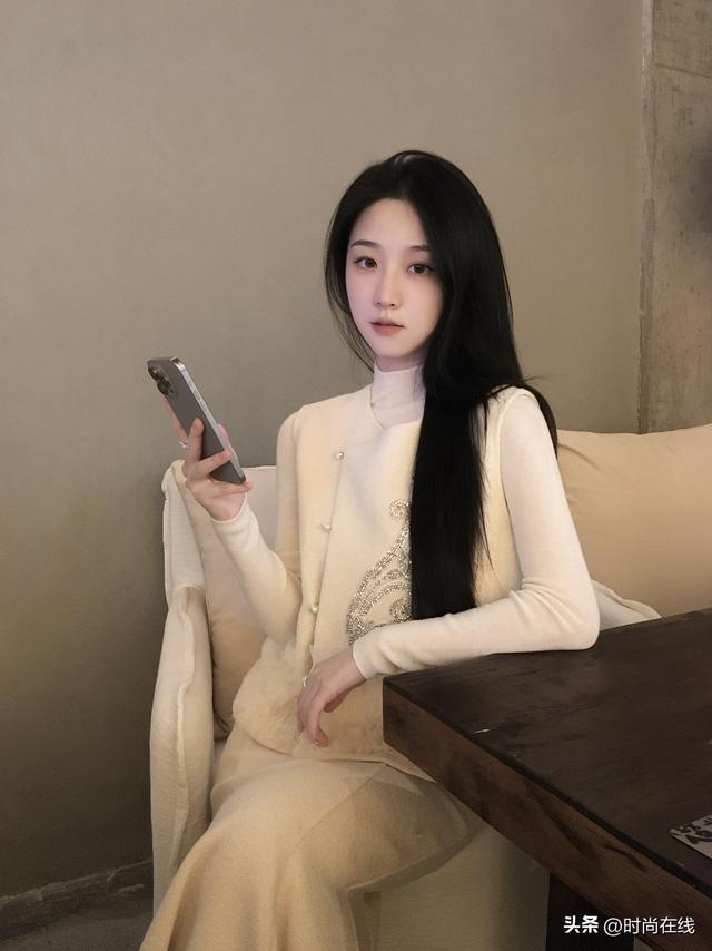 南宁一校花，青春靓丽，五官精致，身材高挑，太迷人了！