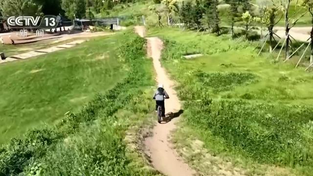 活力中国调研行丨雪道骑行、山顶露营 这里的滑雪场夏日不打烊！