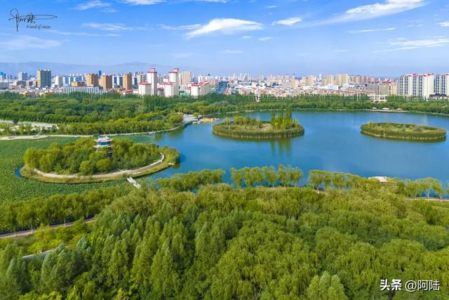 张掖润泉湖的生态风光绰约,它还是甘肃省首座国家级城市湿地公园