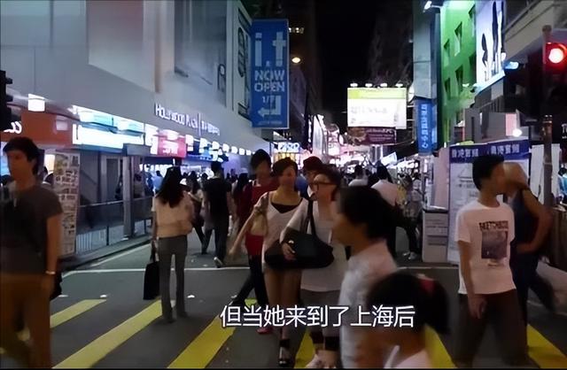 免签浪潮持续火热，韩国游客扎堆到上海，餐厅免费西瓜被吃的精光