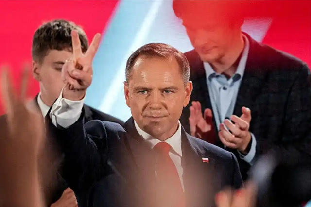 美俄斗法升级！海燕出鞘破局，俄罗斯1.7万核导弹直戳美国本土