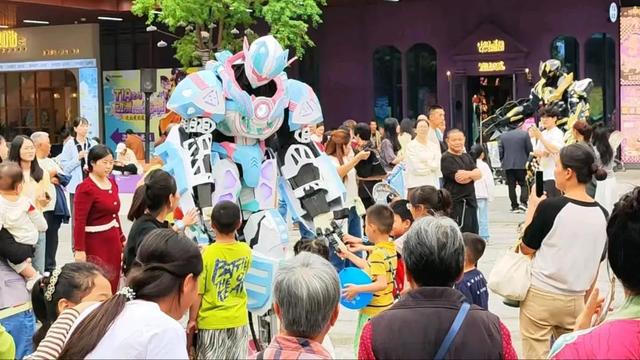 成都潮玩新地标+12！