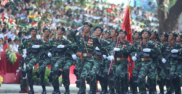 越南与中国杠上了？中国前脚定下9月3阅兵，越南后脚就定9月2！