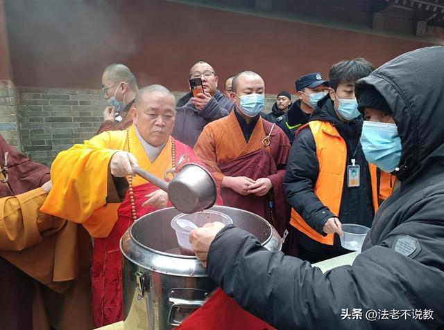 释永信倒台后，老乡才敢说实话，当年他想两三万一户买下整个村