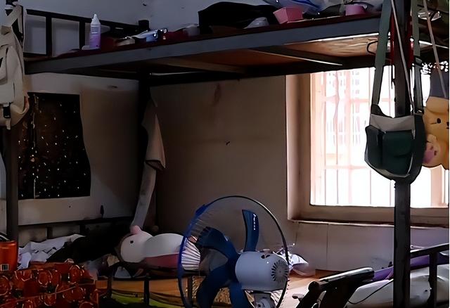 捐肾救妻的模范丈夫，12年后住院发现双肾都在，子女表示无法接受