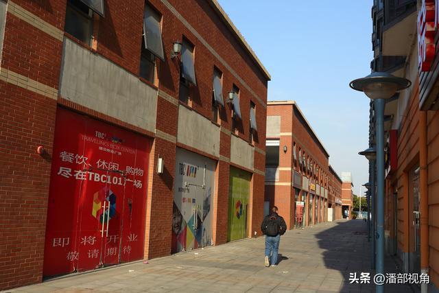 无锡记忆：2014.12，新区城际站的站前商贸街，建完不久就拆除了