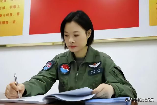 阅兵女机长身份曝光！私生活被扒牺牲太大，老公不简单，央视点名