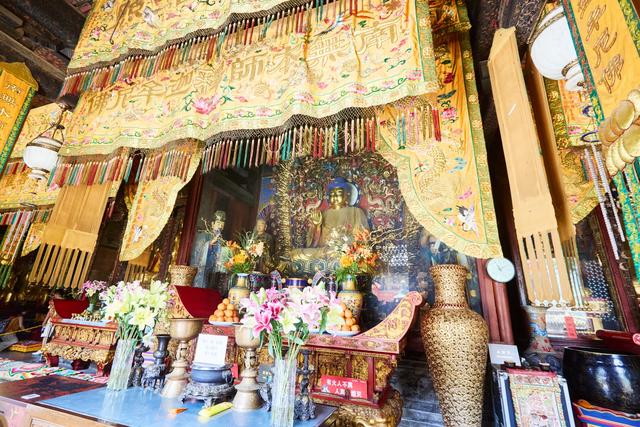 五台山塔院寺，历史悠久，被世人敬仰， 是朝拜五台山必去之处