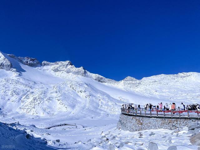 1月-2月适合去看的蓝冰盛宴，7处冰雪奇观，蓝冰超震撼