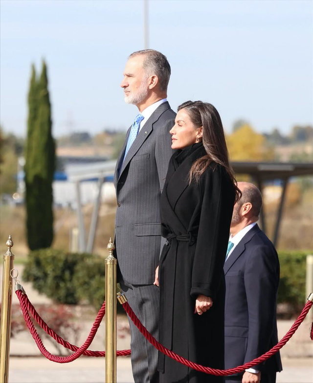 被西班牙王后惊艳了！4天6套Look，从成都美到北京