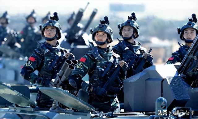 美国就算一动不动，中国20年也追不上，九三阅兵打了多少专家的脸