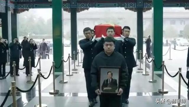 已证实杨振宁长子去世	，看49岁翁帆现在做的事 才知道我们误会她了