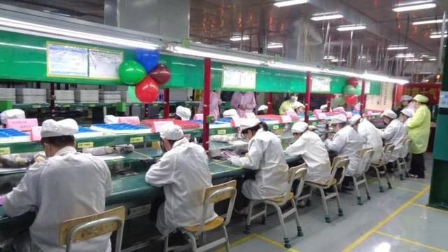 中国人是真吃这套！富士康日进万人，早忘了郭台铭赏饭吃的真相