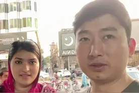 佳音哥哥办婚礼，两个中国女婿撑场面！小王成了香饽饽，大妹已婚图片