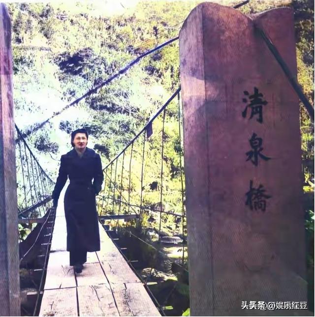 张学良和赵一荻被幽禁的真实彩色照，35岁赵一荻皮肤白皙风韵犹存