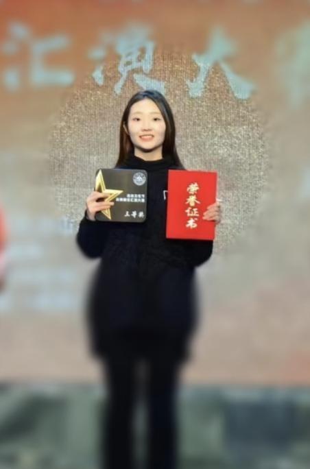 山东大学大一学生张敬雯去世，20岁长得漂亮，生前5个月没吃没喝