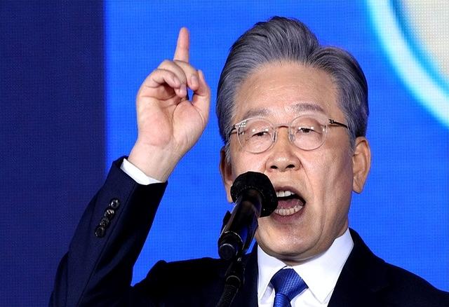 收到美国加税通知！李在明态度变了，北京九三阅兵，或给他留个座