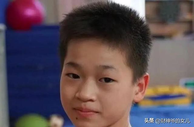 这次被央媒“点名”的全红婵，暴露了真实处境，现实远超想象