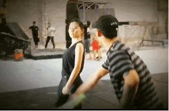 从“拽妃”到商界大亨，39岁的热依扎：隐婚生子，争议不断