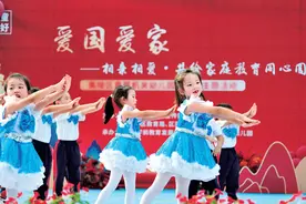 2025年第3期《求是》双语导读图片