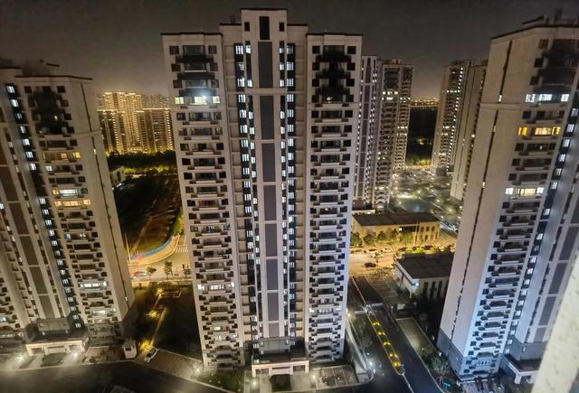 曹德旺预言要成真？若不出意外，2026年房地产将面临5大转折