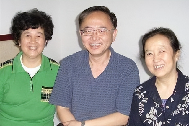 江姐独子彭云现居美国，妻子是毛主席夫人亲戚，儿子回北京任要职