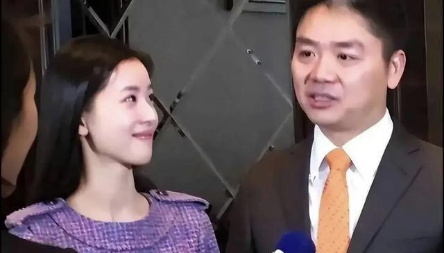 这次，章泽天终于不再顾忌所谓的体面，没给刘强东留“一丝体面”