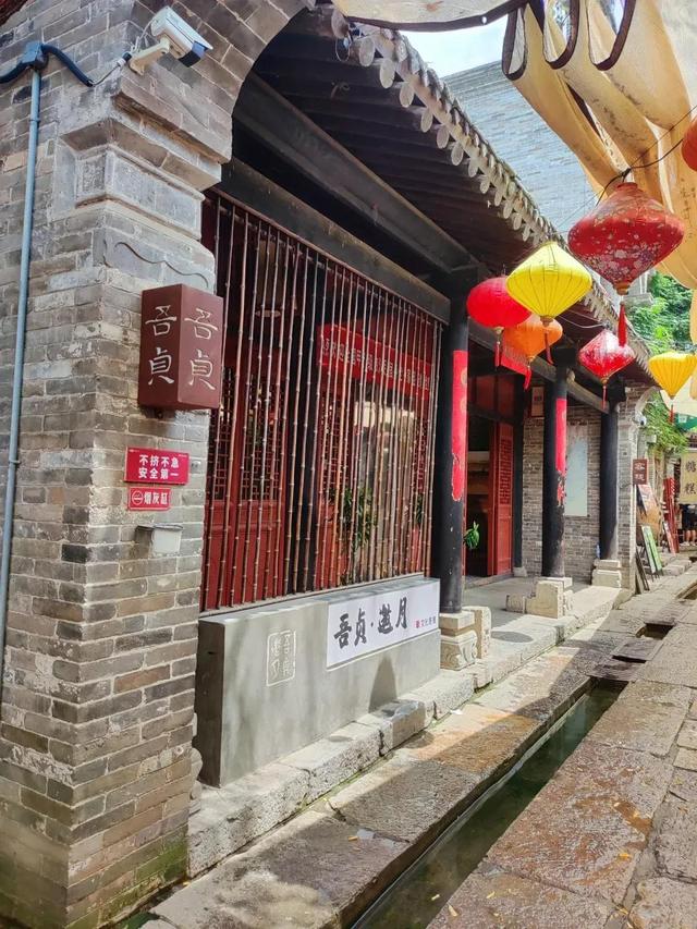 河南又一“古镇”走红，斥巨资修建，门票免费，游客：真没白来！