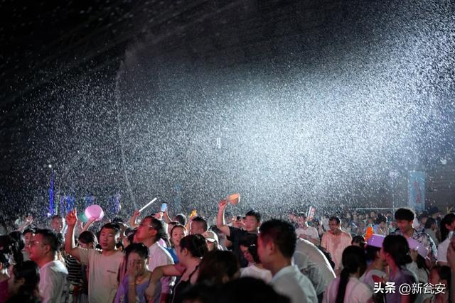 社区飙艺、泼水蹦迪！瓮安这场夏夜盛宴太燃啦