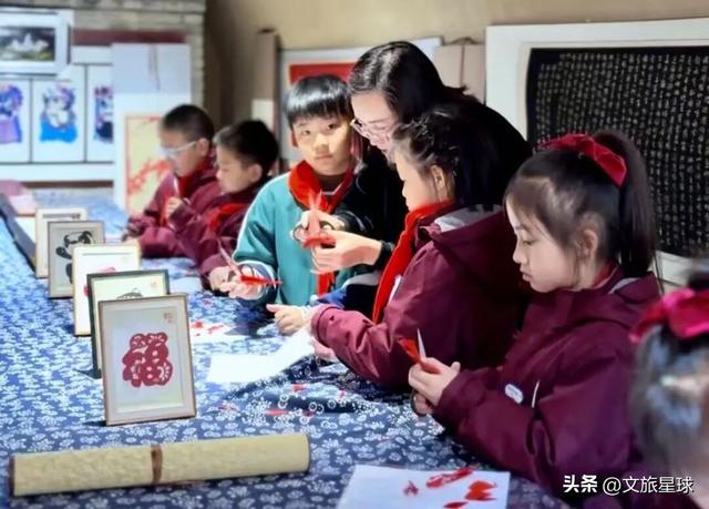 陕州地坑院邀请游客在天鹅季来一场跨越千年的地平线下之约