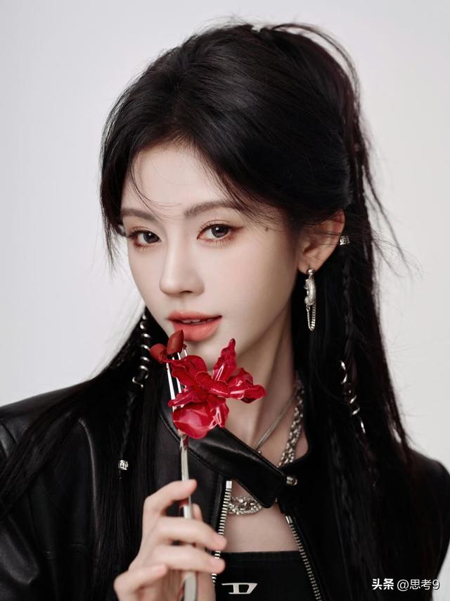 鞠婧祎，明星美女	，性感写真