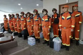 缅甸地震致1002死2376伤！中国救援队已抵达缅甸！“为何缅甸地震后，没发预警信息”？云南省地震局回应图片