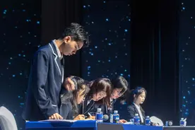 最佳辩手来自无名县中图片
