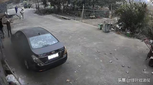 警方通报后，被打邻居儿子凌晨发布一段文字，既有感谢，又有期盼