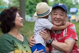 到底是外公亲，还是爷爷亲？心理学家的答案很统一图片