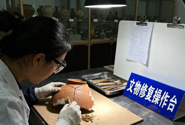 遂宁东汉崖墓挖出怪宝，颠覆常识