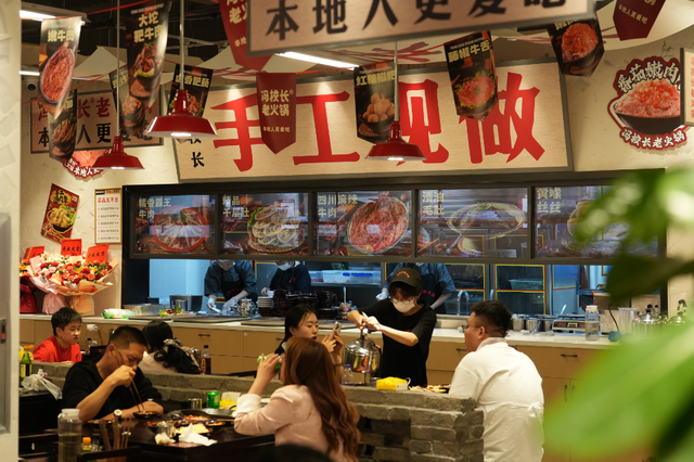 ​国庆在武都，一天吃五顿算多吗？