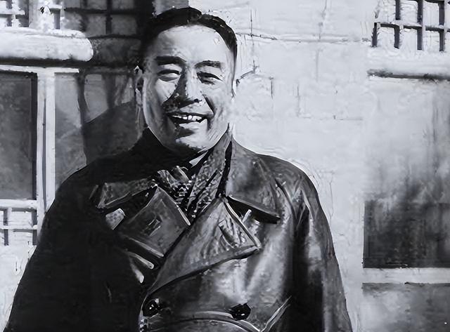 此人多次和周恩来顶嘴，周恩来实在忍不住了：你给我滚出去