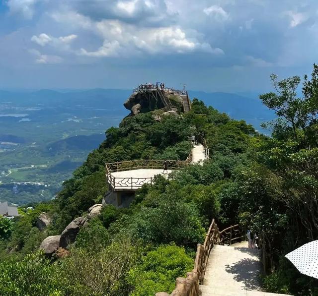 广东中南部的罗浮山