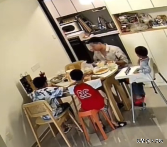 鸡蛋男吵架掀桌不到7天，恶心一幕还是上演了，妻子被指卖惨起号
