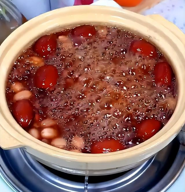 冬天气血差，这五样家常食材要常吃	，驱寒补气血，轻松过寒冬