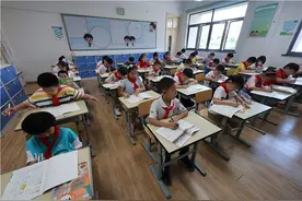 青年调查｜开学了，家长又因座位焦虑了？保护学生视力学校其实有妙招图片