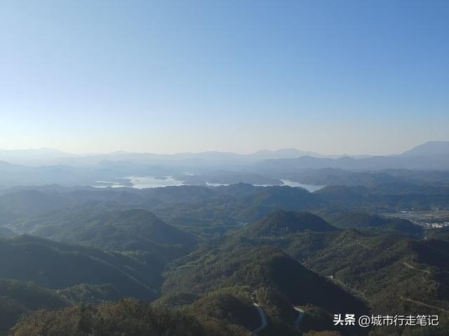 马丁公路、水上红叶的秋景没看到，却被日落和水库给震撼了